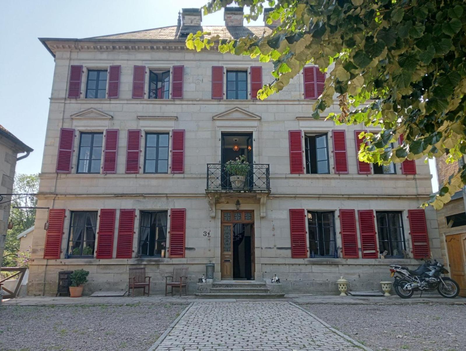 Manoir La Cerise Bed & Breakfast